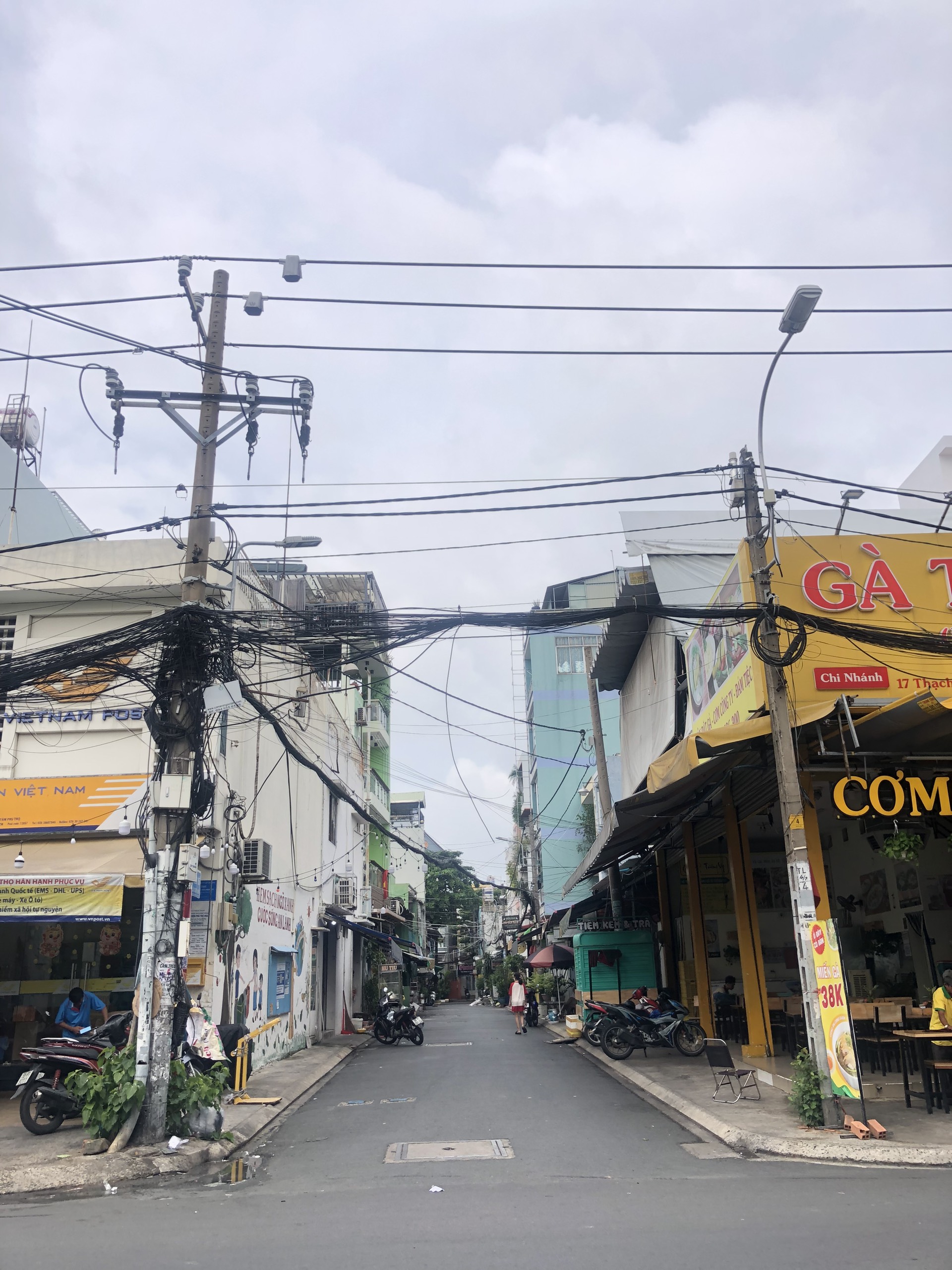 HẺM 8M THÔNG 15 THẠCH LAM - TRƯỜNG ĐỒNG KHỞI( 4.3x21m, Lầu ST ) 8.5 TỶ