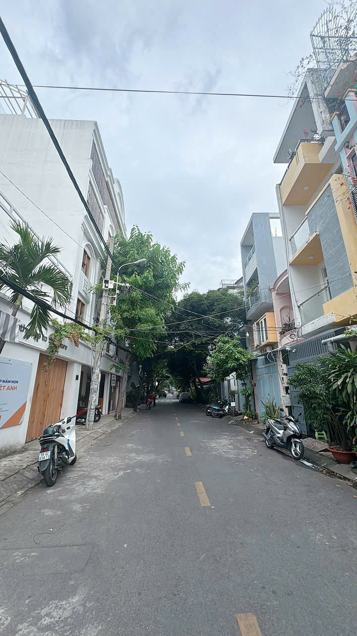 bán nhà MT Đô Đốc Long 11 tỷ TL 4x16m 2 lầu call 0788315668