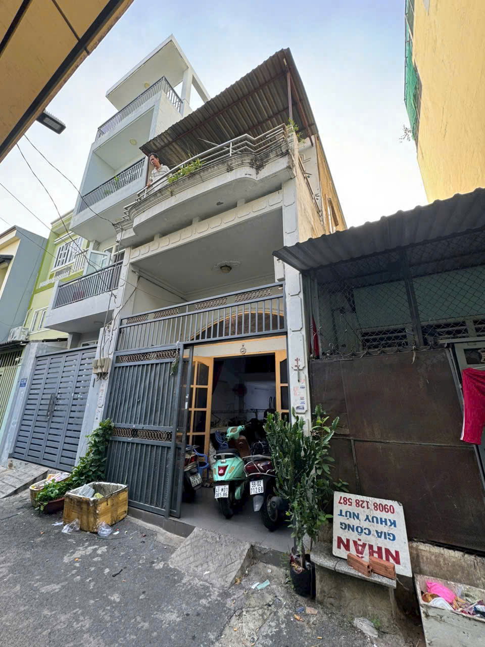 Bán nhà đường Lê Thúc Hoạch, P. Phú Thọ Hoà. (DT: 4x12.5m 1 lầu). Giá: 5.75 tỷ