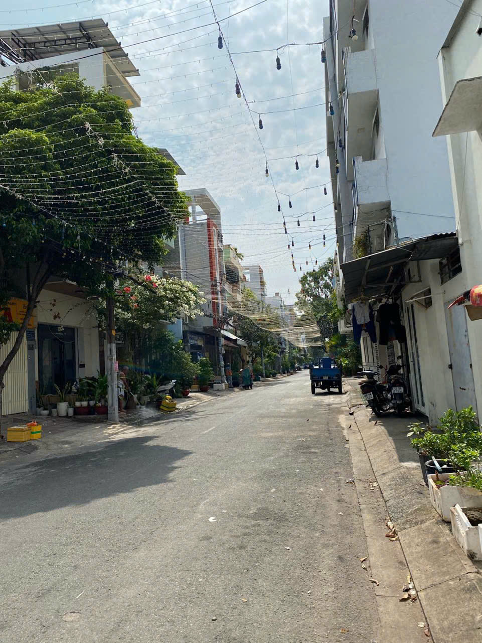 Nhà mặt tiền đường Nguyễn Trường Tộ, P. Tân Thành, Tân Phú. (DT: 4x18m Cấp 4). Giá: 10.5 tỷ