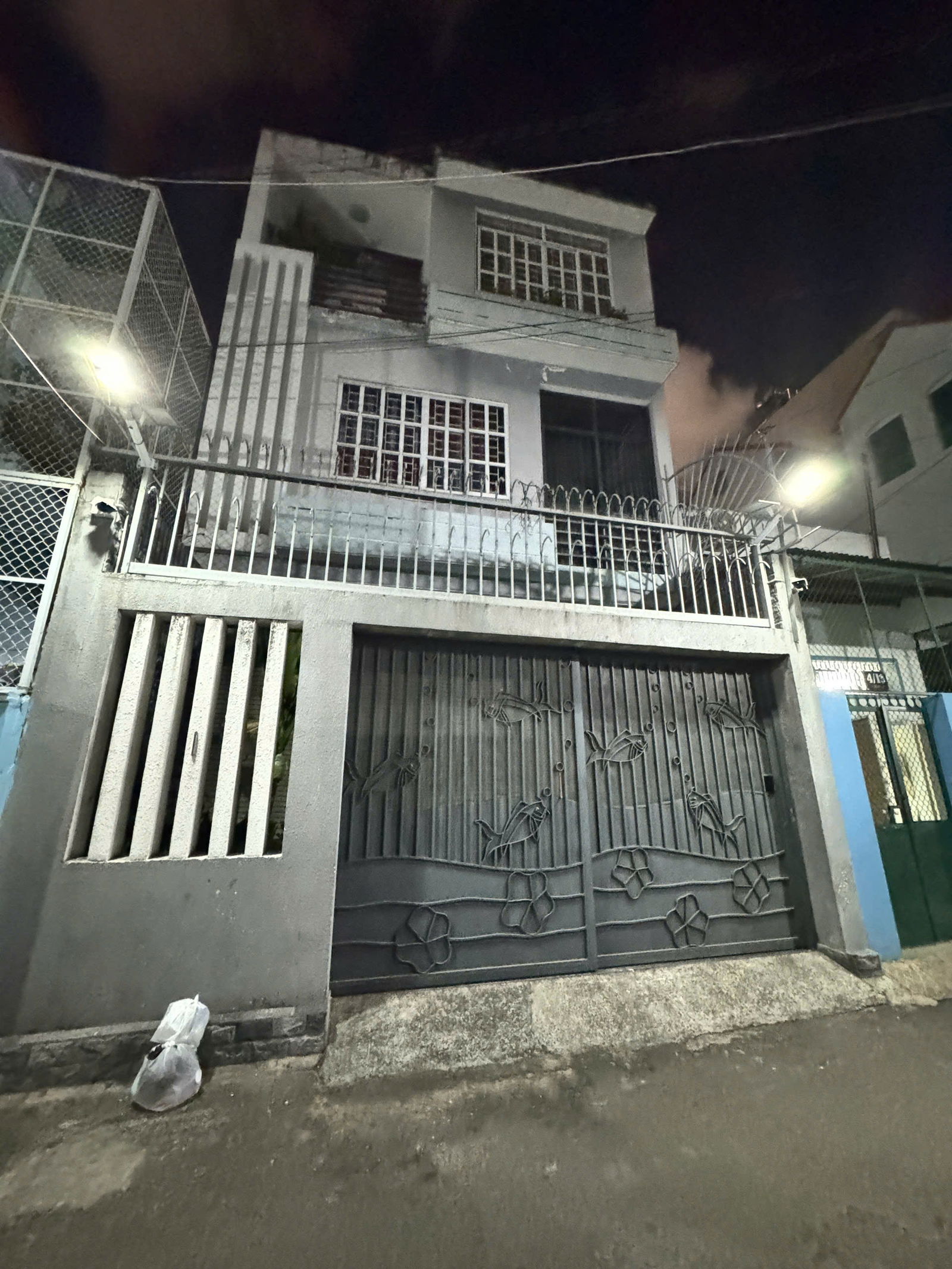 Nhà đường Vườn Lài, phường Tân Thành, quận Tân Phú. (DT: 6.2x16.5m 3 tầng). Giá: 11.8 tỷ