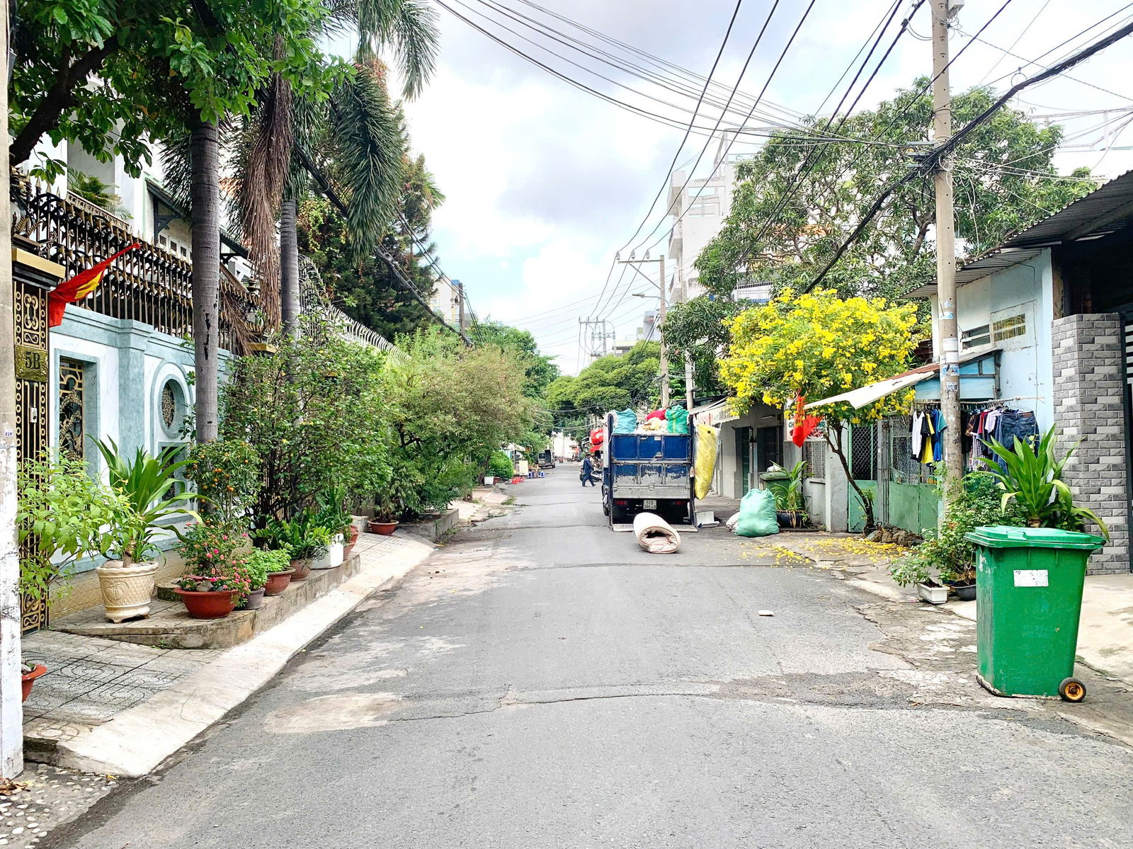 Nhà mặt tiền đường B ( Khu ADC), phường Phú Thạnh, quận Tân Phú. (DT: 5.1x21m Cấp 4). Giá: 10.8 tỷ