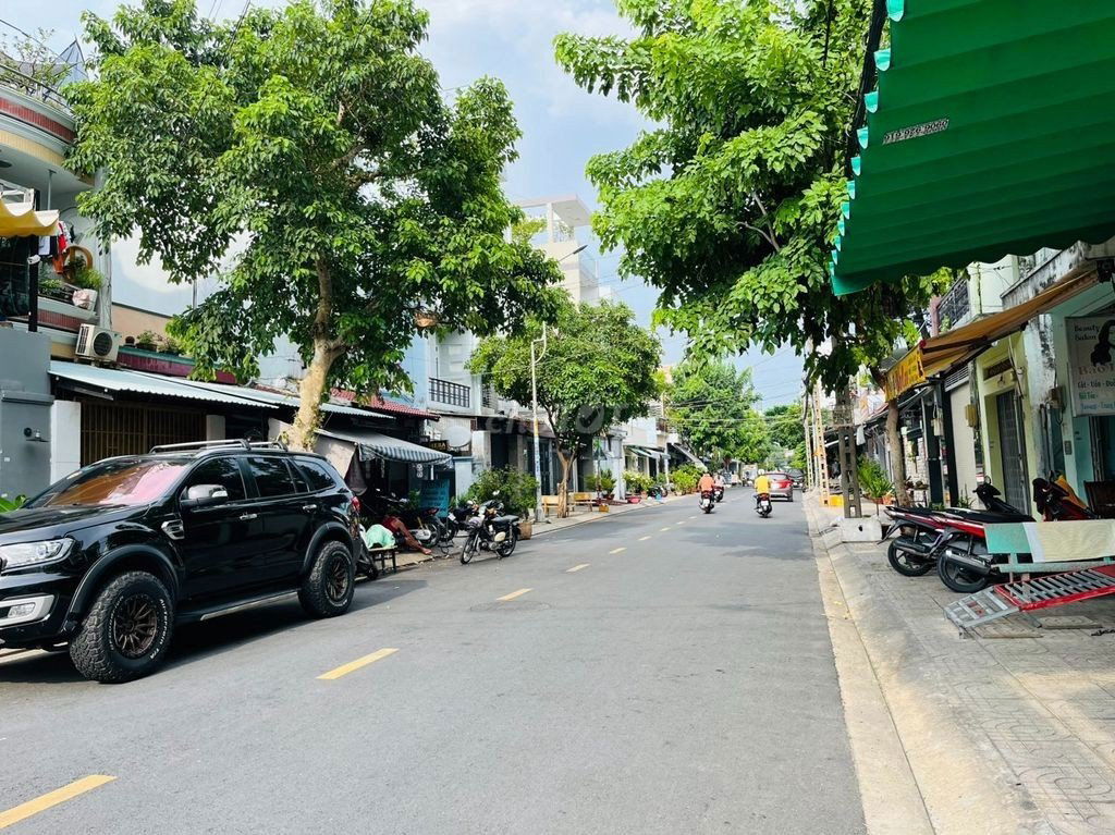 Nhà mặt tiền nội bộ khu Tô Hiệu, Phường Hiệp Tân, Quận Tân Phú. (DT: 8x21m 4 tầng). Giá: 19.9 tỷ