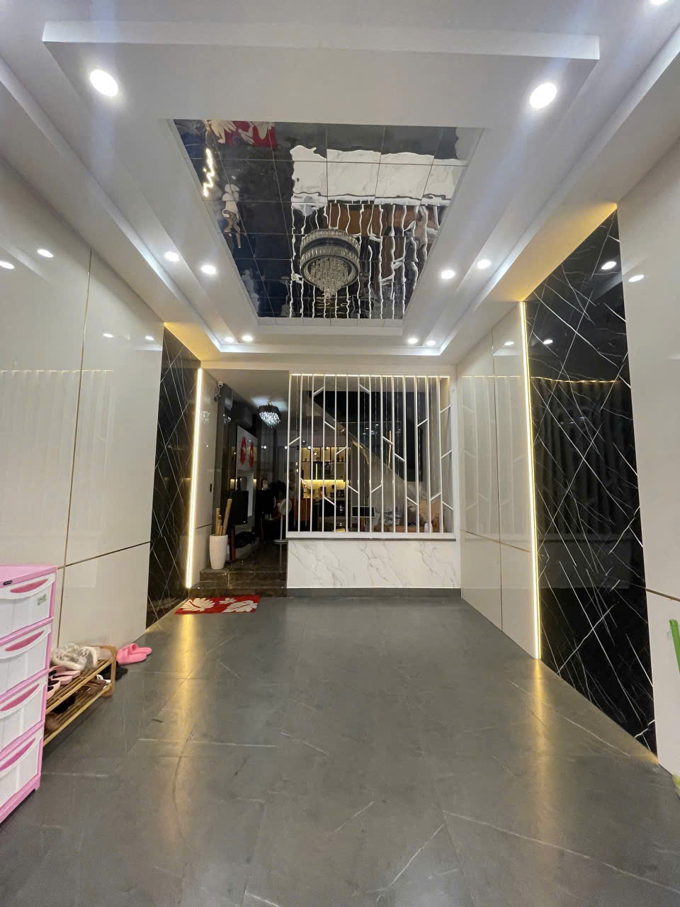 Nhà đẹp 4 tầng mặt tiền nội bộ Độc Lập, phường Tân Quý, quận Tân Phú. (DT: 4x15m, Giá: 9.45)