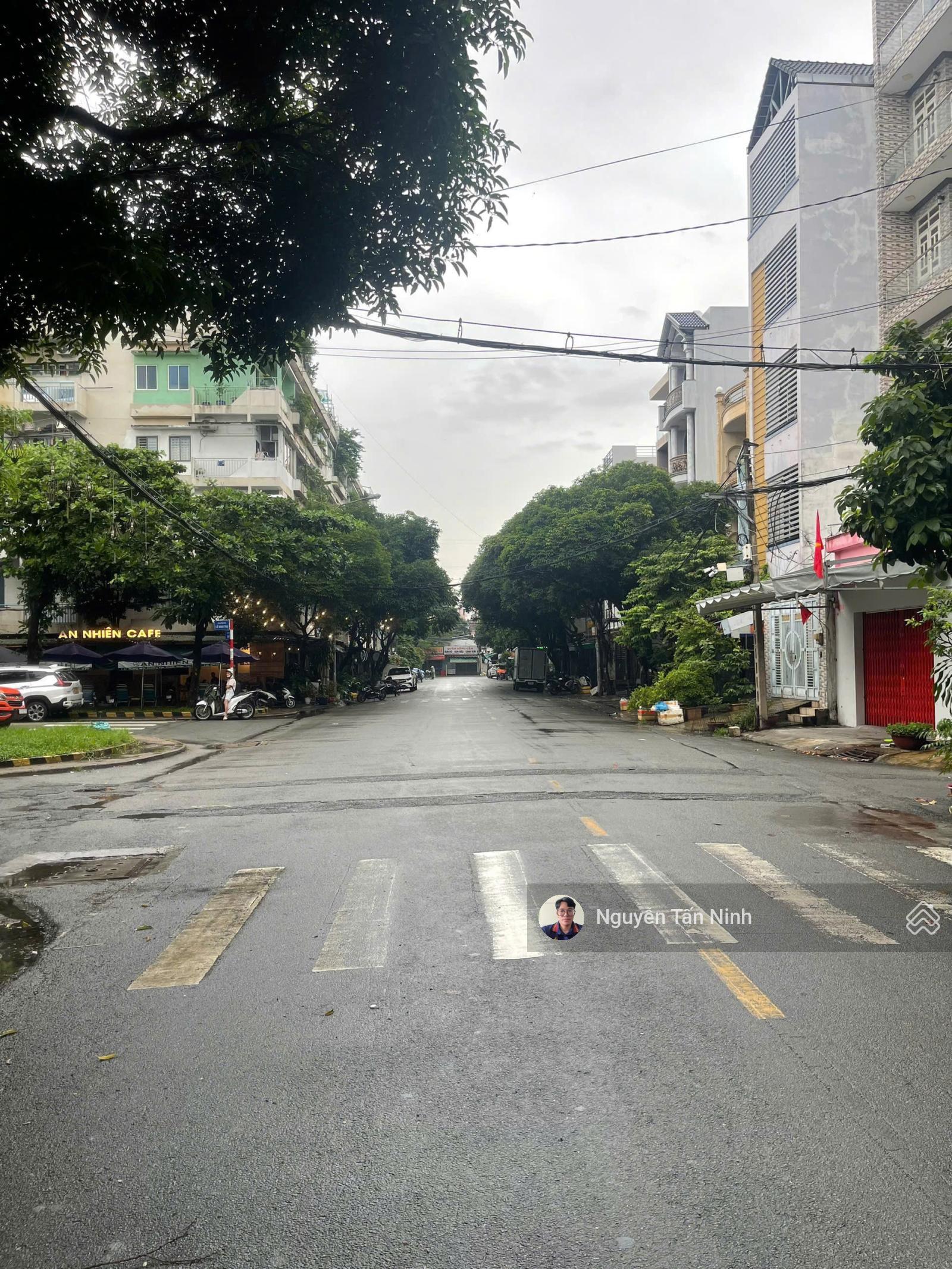 Nhà mặt tiền nội bộ phường Tân Thành, quận Tân Phú, gần chợ Tân Phú. (DT: 5x20m Cấp 4). Giá 12.5 tỷ