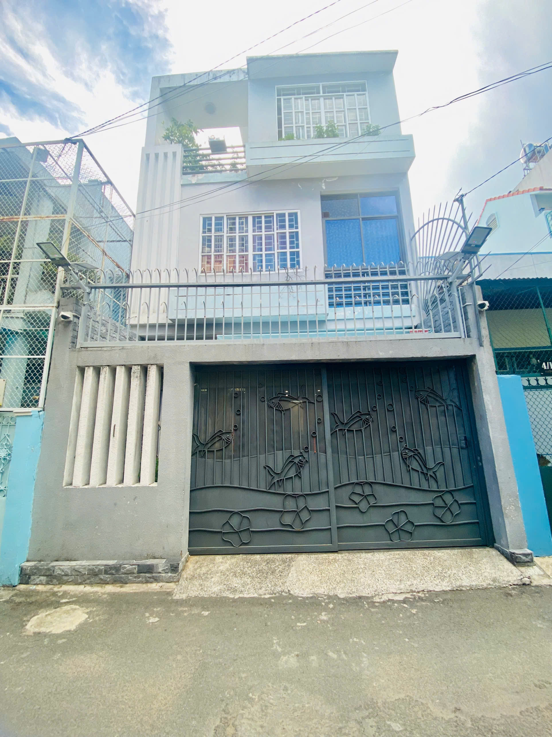 Bán nhà HXH thông đường Vườn Lài, P. Tân Thành, Q. Tân Phú. DT: 6.2m x 16.5m, 2 lầu. Giá: 12 tỷ TL