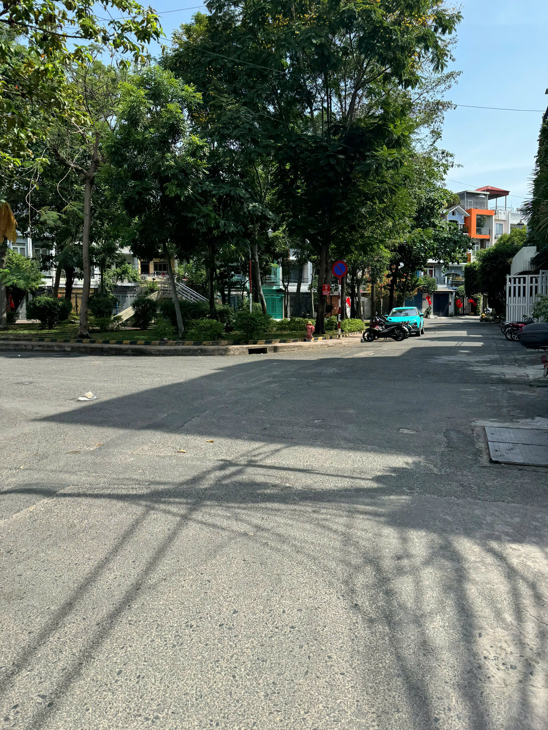   H8M THÔNG NGAY GÒ DẦU(4X18M) 3.5 TẤM 8.59 TỶ SÁT CÔNG VIÊN