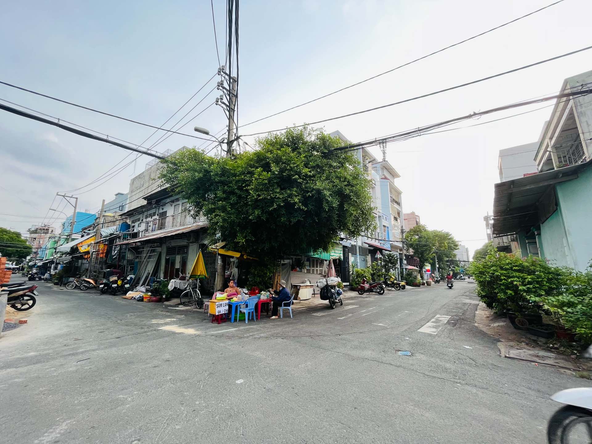 Bán nhà MT Đường Trần Quang Quá.DT 8x20m, 1 lửng 1 lầu .Giá 18,5 tỷ .P Hiệp Tân,Q Tân Phú