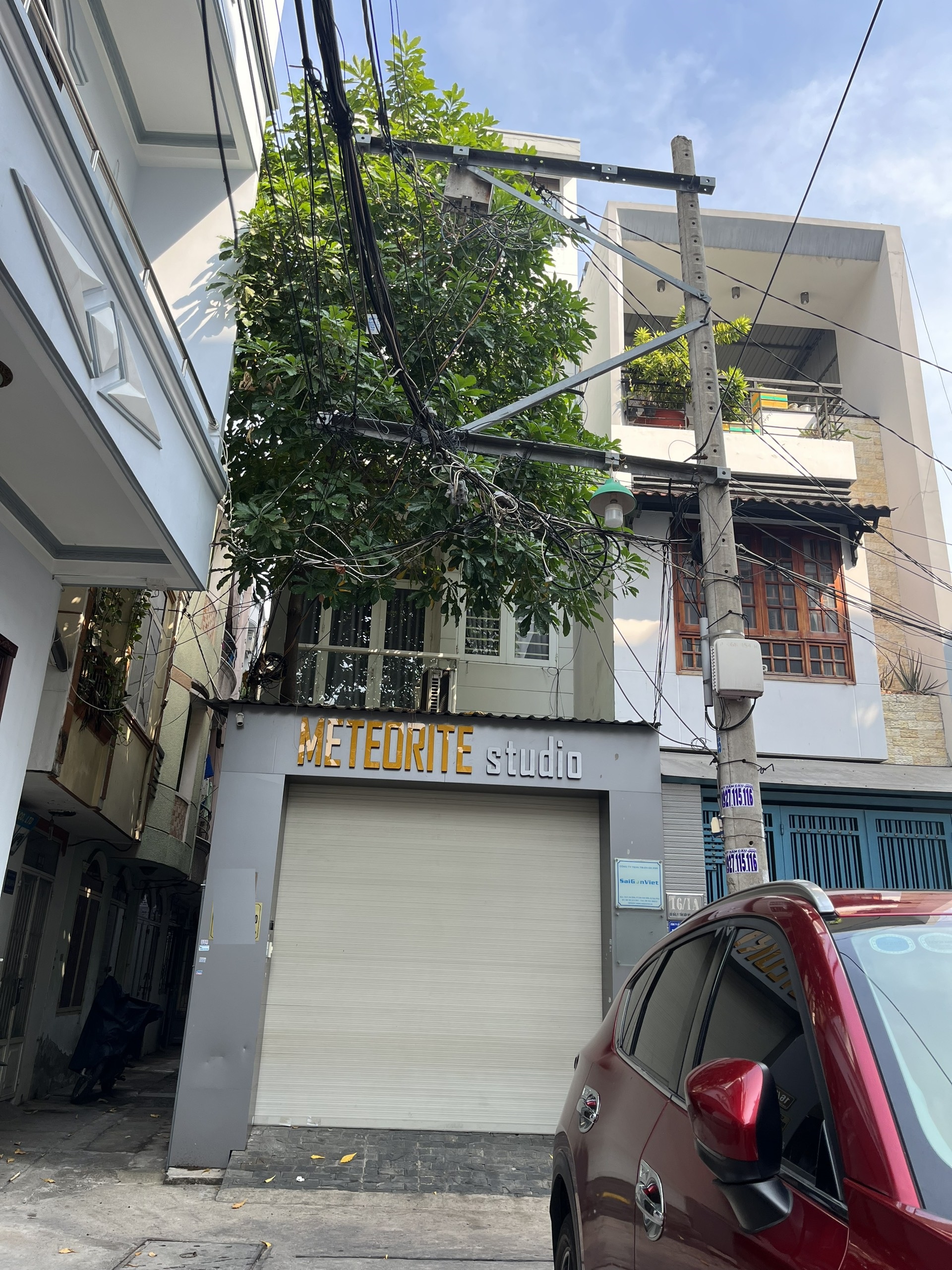   HẺM GÒ DẦU SÁT NGÃ TƯ TÂN SƠN NHÌ(4x22m NH 5.5M) 2 LẦU GIÁ 8.4 TỶ LH 0936014425