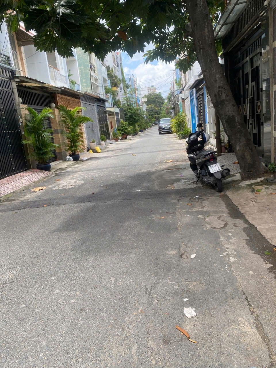 Nhà đẹp hẻm nhựa xe hơi thông GÒ DẦU. DT:4X10M.GIÁ: 6,5 TỶ