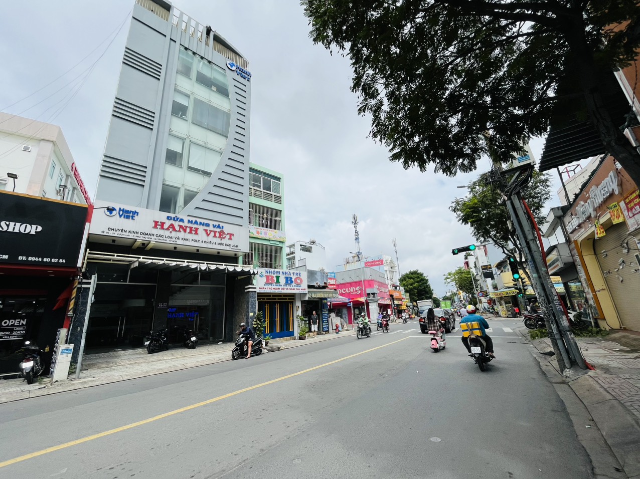 Mặt Tiền Kinh Doanh VƯỜN LÀI - Đoạn Đẹp Gần Lũy Bán Bích ( 5x18m, Cấp 4 ) Gía 16.5 Tỷ