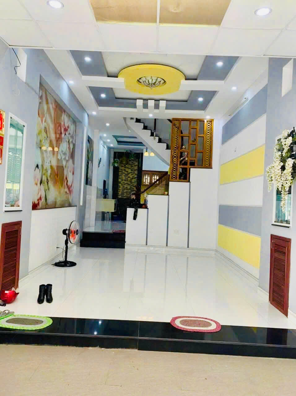 Bán nhà MT phường Tân Thành. DT: 3.95x15m, 2 lầu ST, ngay công viên. Giá: 8.2 tỷ TL