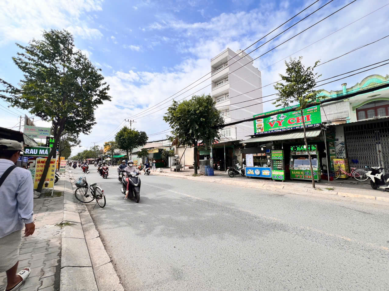 BÁN NHÀ MẶT TIỀN KINH DOANH TỈNH LỘ 10, ĐƯỜNG 16M THÔNG THOÁNG • Diện tích: 3.5 x 24m • Trệt, 1 lầu