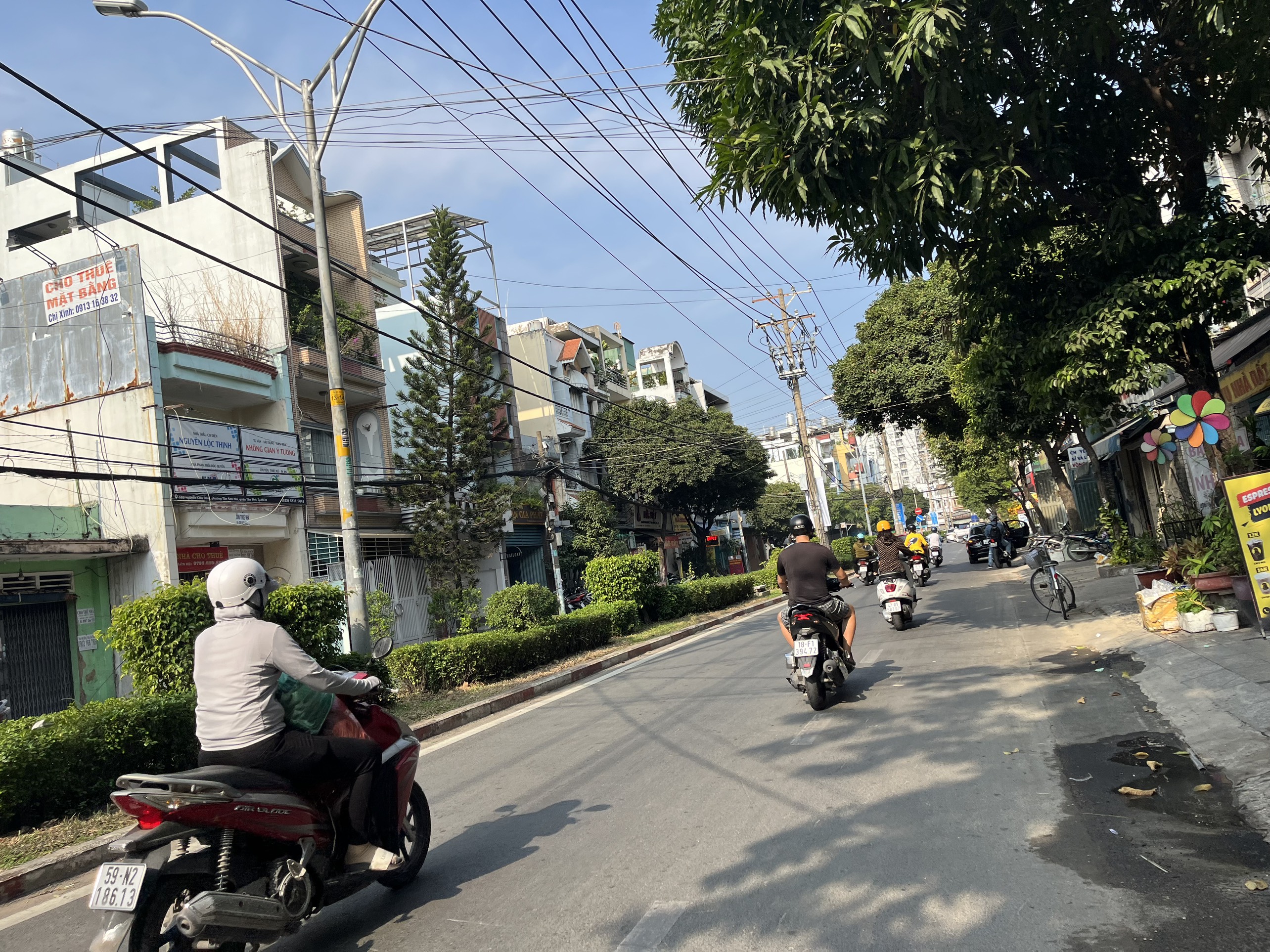 BÁN NHÀ MT ĐƯỜNG NGUYỄN CỬU ĐÀM. DT 4X20M, 2 LẦU,SÂN THƯỢNG