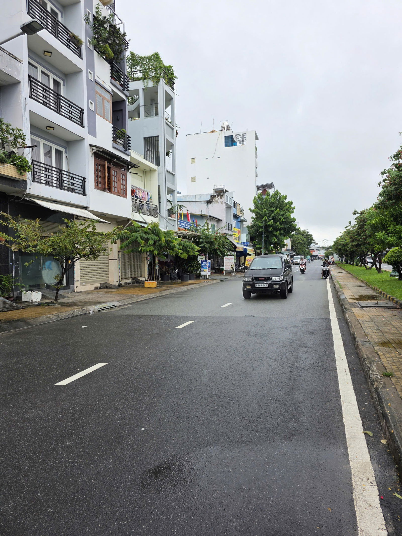 BÁN NHÀ - MẶT TIỀN ĐƯỜNG LÊ THÚC HOẠCH ( 4X11 ) CẤP 4. GIÁ 8,9 TỶ. VỊ TRÍ SUNG