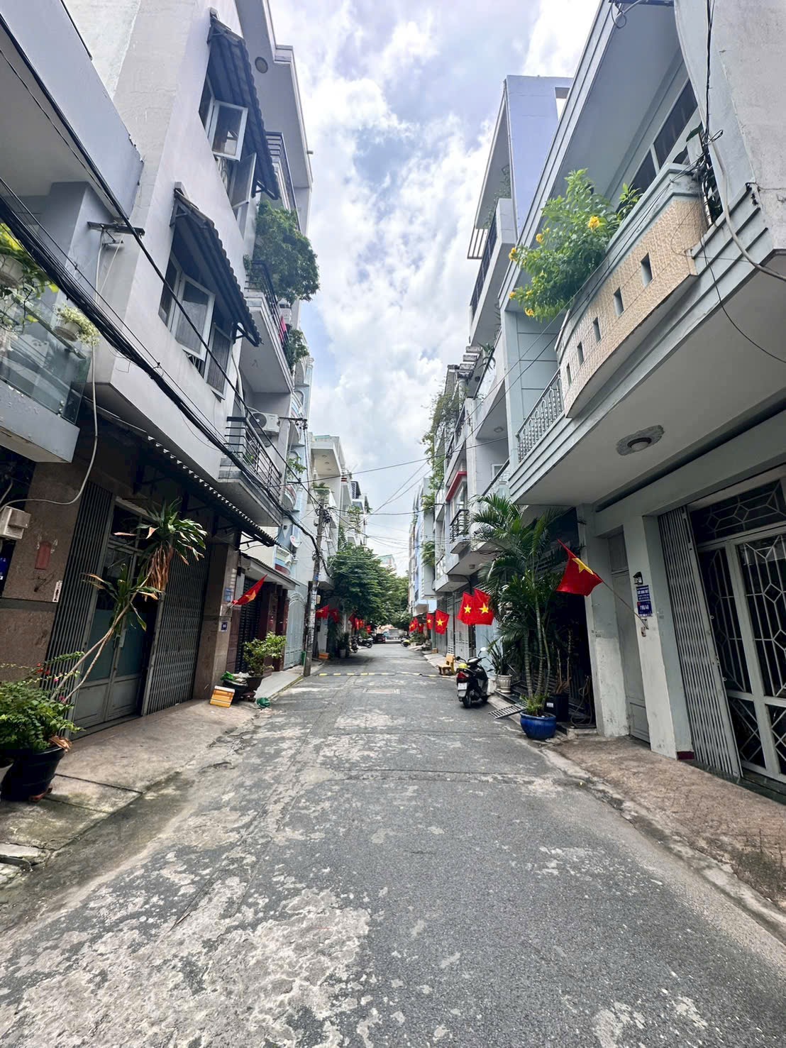 HẺM VIP 196/ VƯỜN LÀI - PHƯỜNG TÂN THÀNH DT: 4x17M ( 3.5 TẤM ) - GIÁ 10.2 TỶ