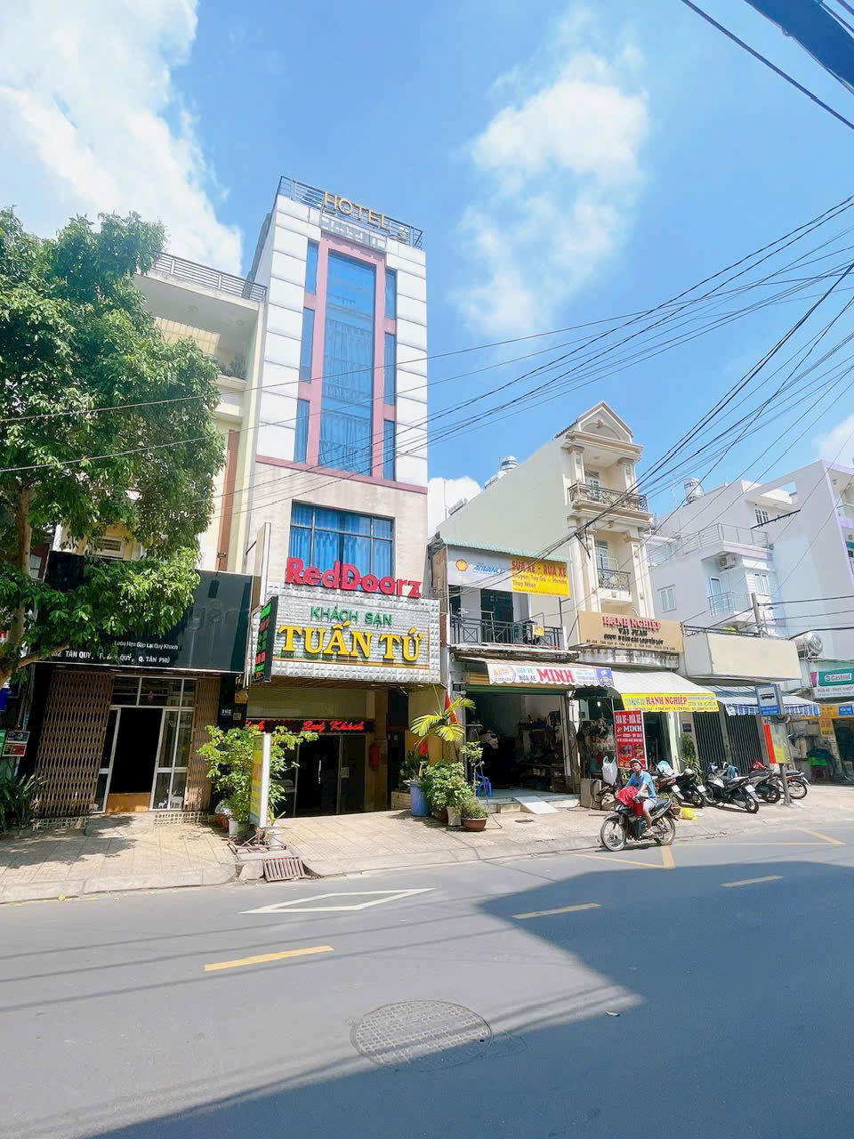 KHÁCH SẠN MTKD TÂN QUÝ - DT: 5x19m ( ĐÚC 5 TẤM ) - 19.5 TỶ TL