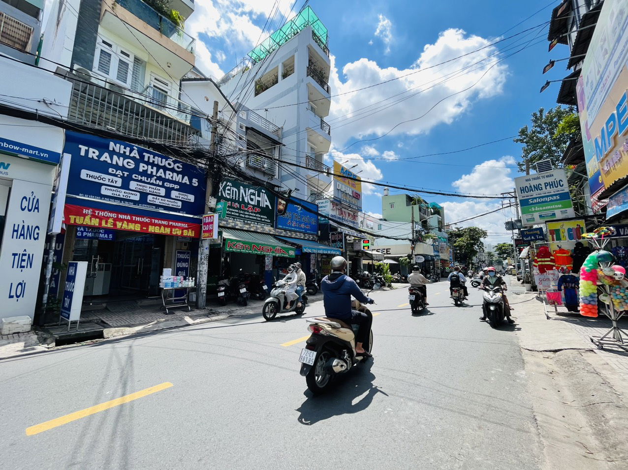 Bán nhà cấp 4, DT: 6.4x12.5. MTKD Đường Văn Cao, Phú Thọ Hòa. Giá 14.5 Tỷ