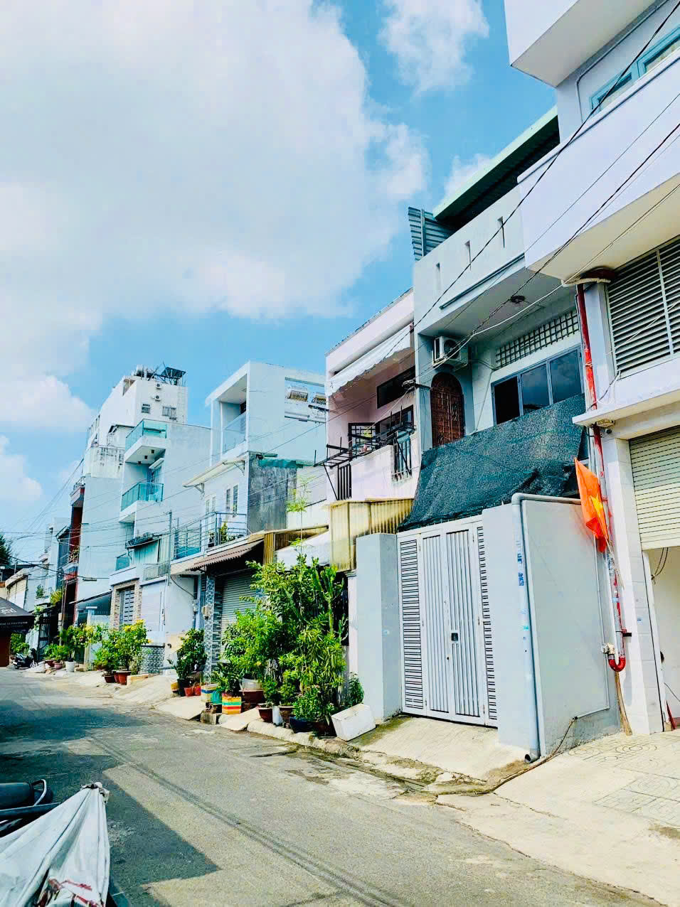 Bán nhà HXH đường Thoại Ngọc Hầu - Gần Tô Hiệu. DT: 4x18m, 1 lầu. Giá: 7.9 tỷ TL