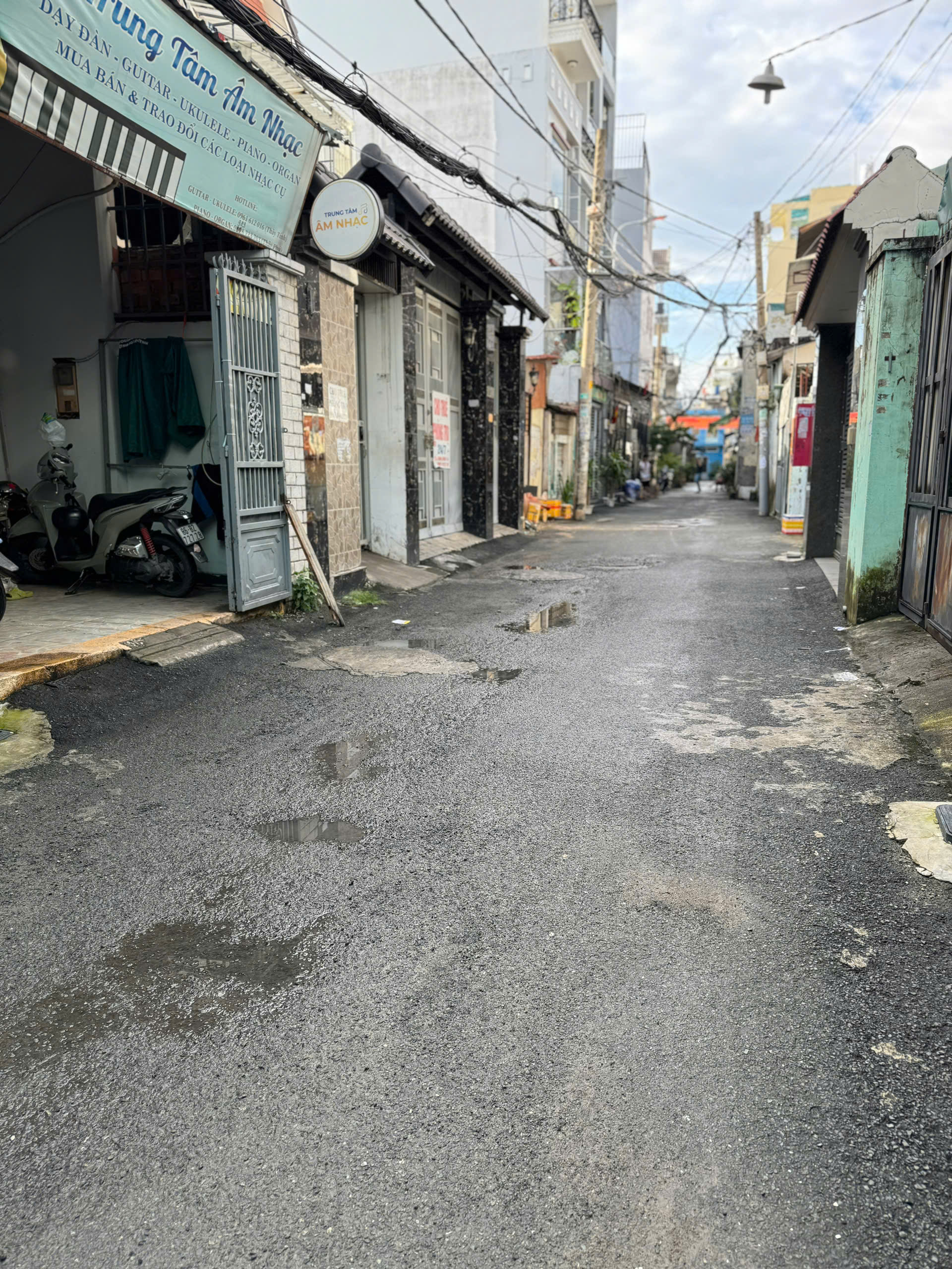 BÁN NHÀ HẼM THÔNG XE HƠI ĐƯỜNG GÒ DẦU. DT 5X18M, 1 LẦU. GIÁ 7,8 TỶ