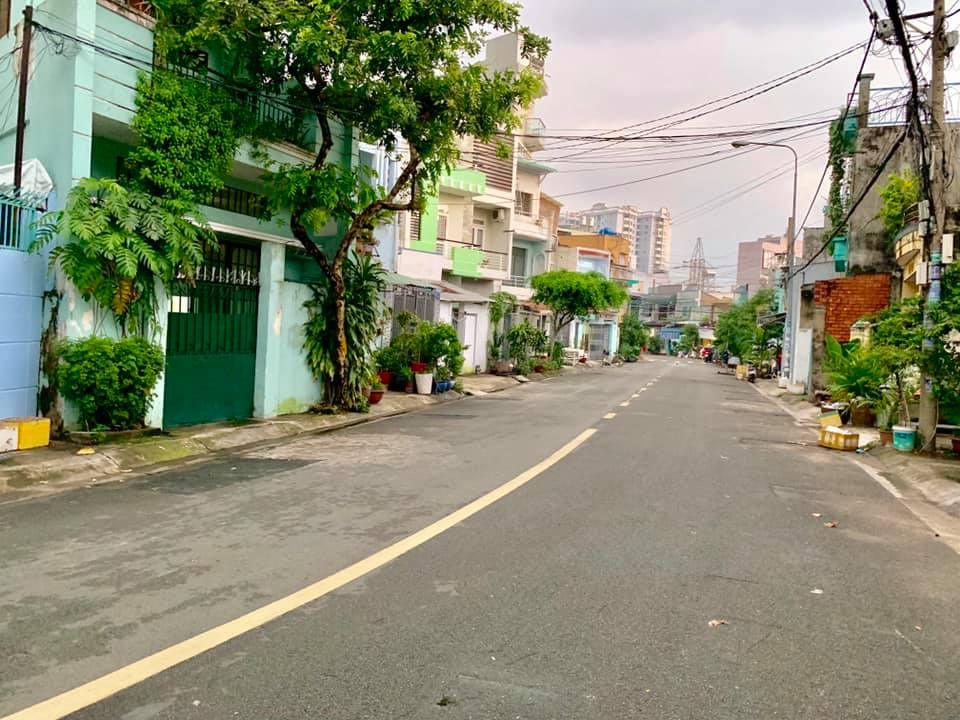 Bán căn nhà mặt tiền Phan Văn Năm, 14mx22m, 2 lầu, giá 33 tỷ, Phường Phú Thạnh, Quận Tân Phú