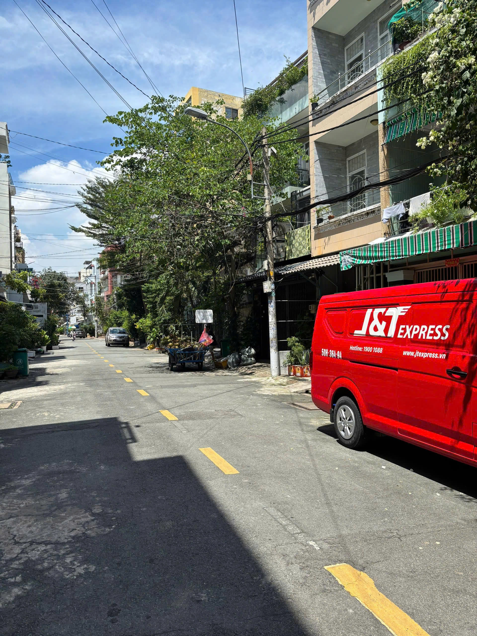 Bán nhà 1 lầu, DT: 4.65x16.87. Mặt tiền đường Trần Thủ Độ, Phú Thạnh. Giá 9.9 Tỷ