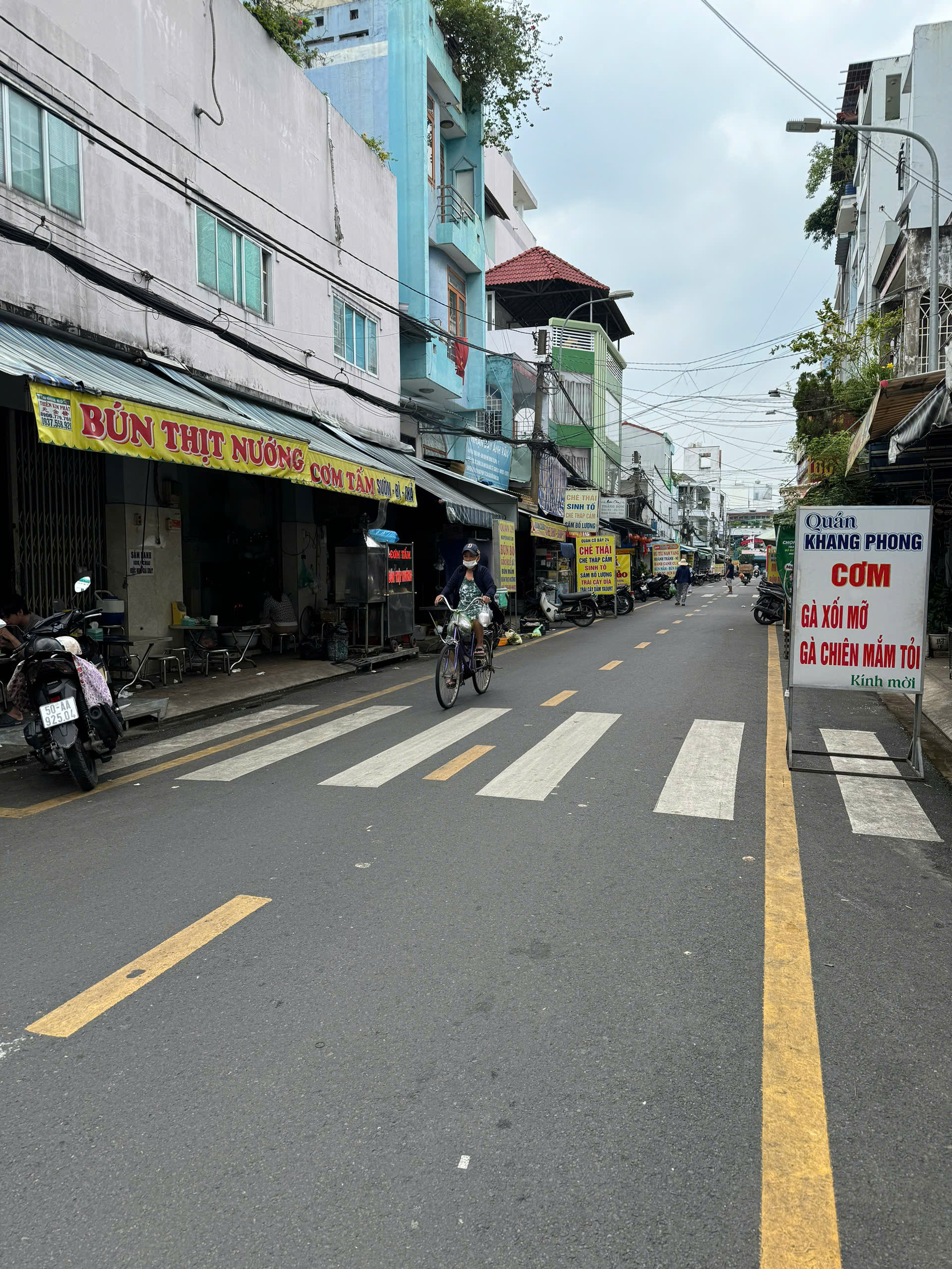 BÁN NHÀ MT NGUYỄN NHƯ LÃM. DT 3,33X11.5M, 1 LỬNG. GIÁ 6,79 TỶ,KHU PHỐ ẨM THỰC