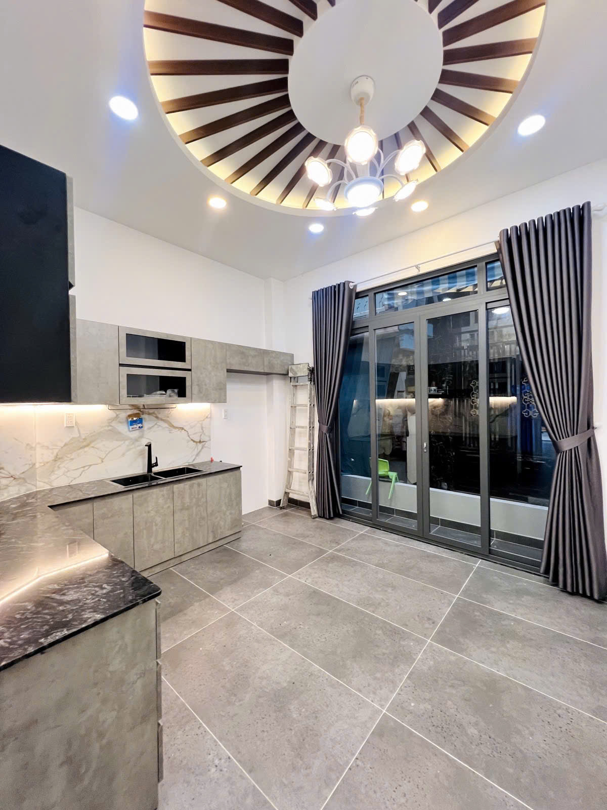 MẶT TIỀN ĐƯỜNG TRẦN THỦ ĐỘ.DT 4X13M, 2 LẦU,SÂN THƯỢNG. GIÁ 8,9 TỶ,NHÀ ĐẸP MỚI XÂY