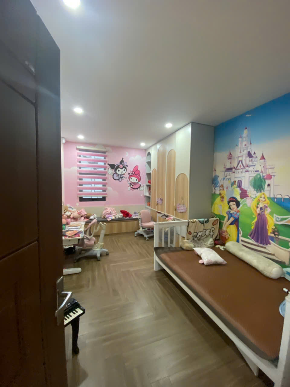 - Bán nhà Mặt Tiền nội bộ Tân Quý, 7mx16m, đúc 3 Lầu Thang máy, giá 19 tỷ, Phường Tân Quý, Quận Tân