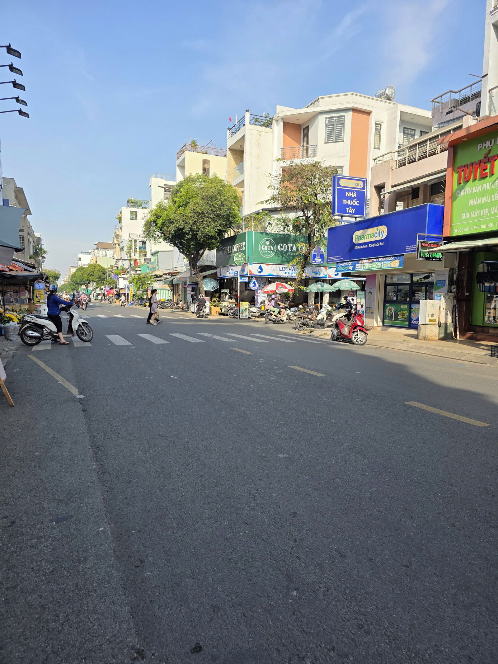 BÁN NHÀ MT ĐỘC LẬP (3,5X10M) 1 LỬNG, 2 LẦU. GIÁ 8,95 TỶ,VỊ TRÍ CỰC SUNG,ĐỐI DIỆN CHỢ