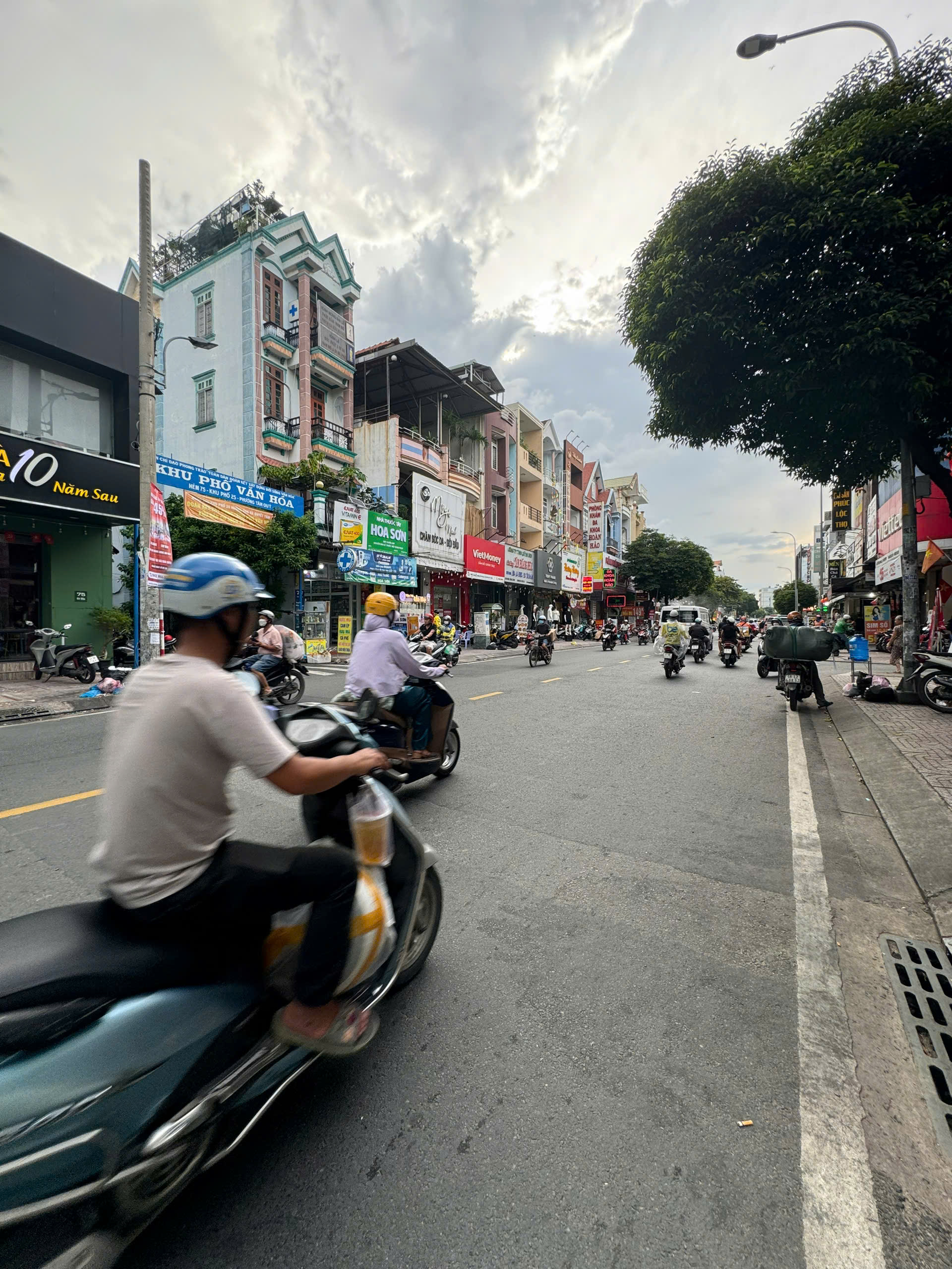 MẶT TIỀN VƯỜN LÀI ( 5X17M) CẤP 4.ĐOẠN SUNG NHẤT,GẦN LUỸ BÁN BÍCH. GIÁ 16,5 TỶ