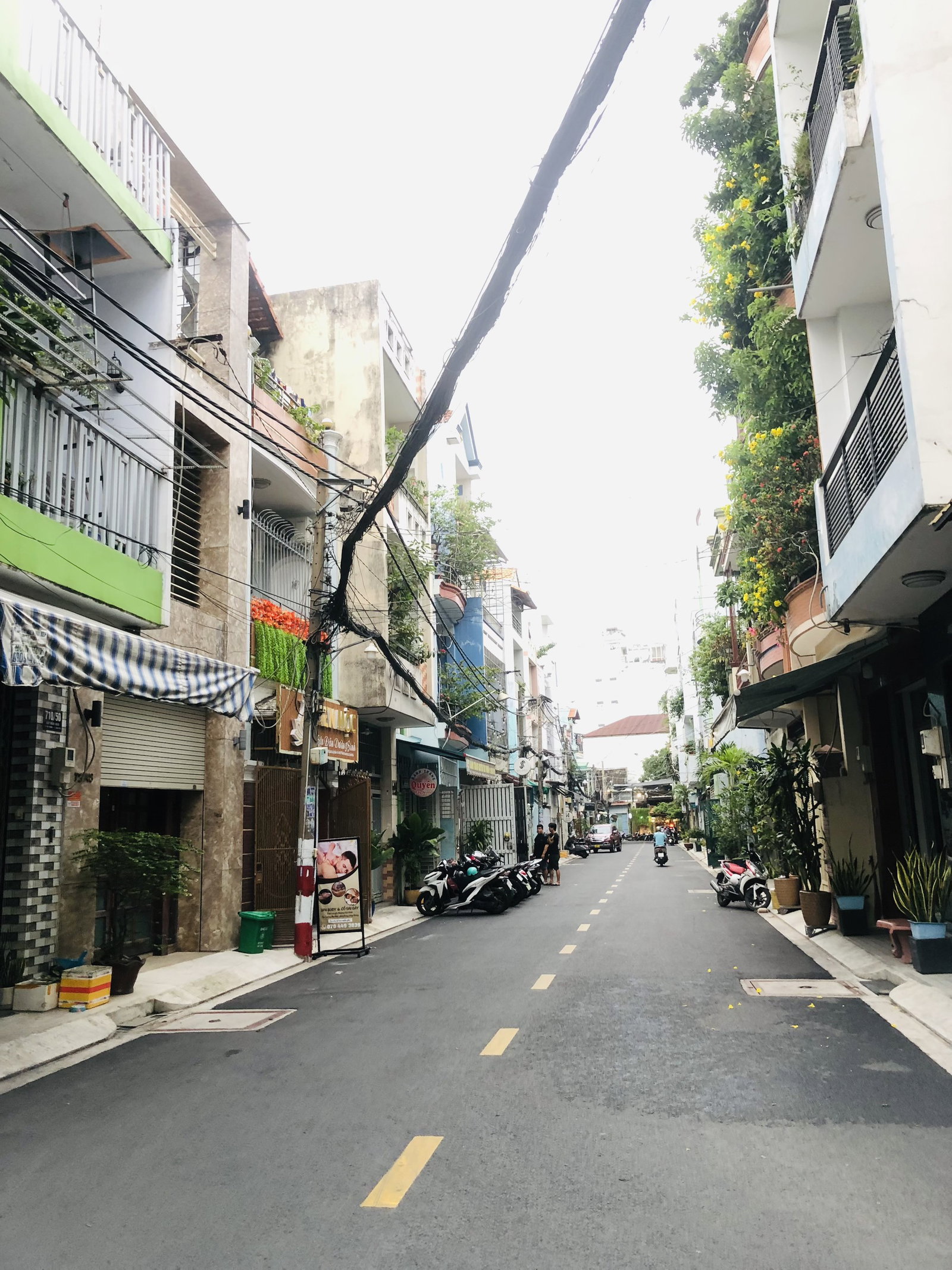 BÁN NHÀ HẼM 710 LUỸ BÁN BÍCH ( 4X14,7M) 2 LẦU,SÂN THƯỢNG,HẼM NHỰA 8M THÔNG