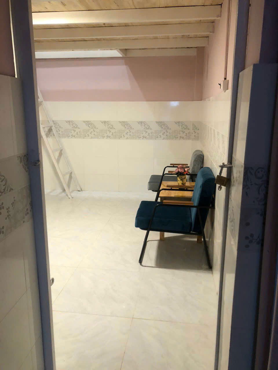 Nhà mặt tiền Đường T8_P.tây Thạnh_Tân Phú, 1 lầu, 6 phòng trọ cho thuê 18tr, Dt: 4x25m, Giá: 9.8 tỷ