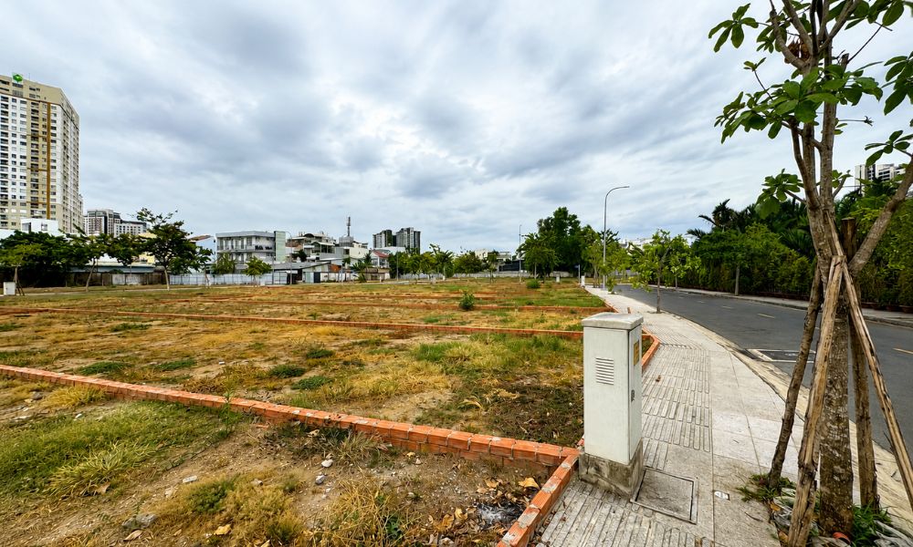 Nghị quyết 21-NQ/TW: Siết phân lô, nghiên cứu thuế đất bỏ hoang