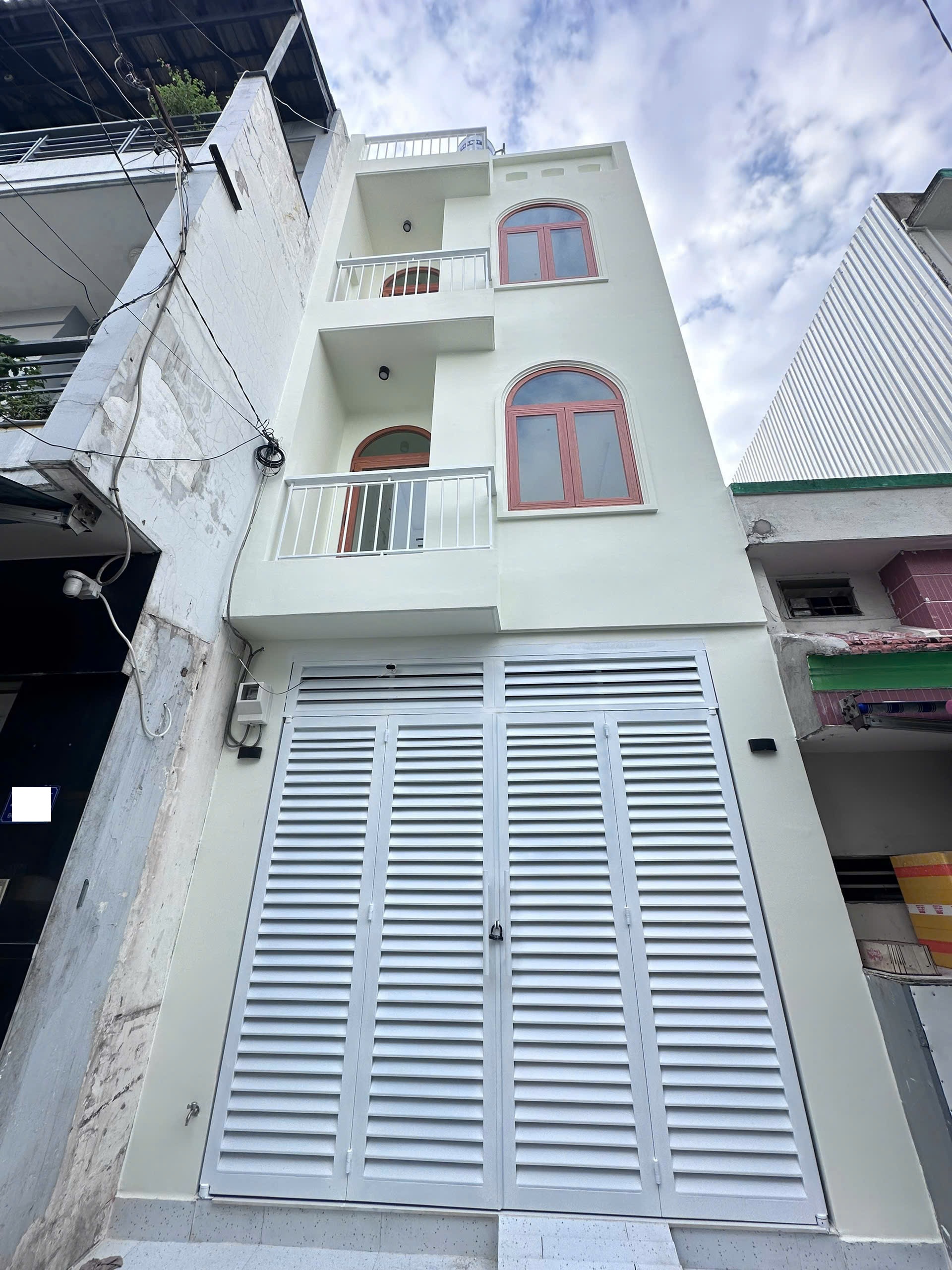 🔥 NHÀ ĐẸP ĐÔ ĐỐC LONG – HẺM Ô TÔ NÉ NHAU – 3 TẦNG – CHỈ 6.9 TỶ TL 🔥