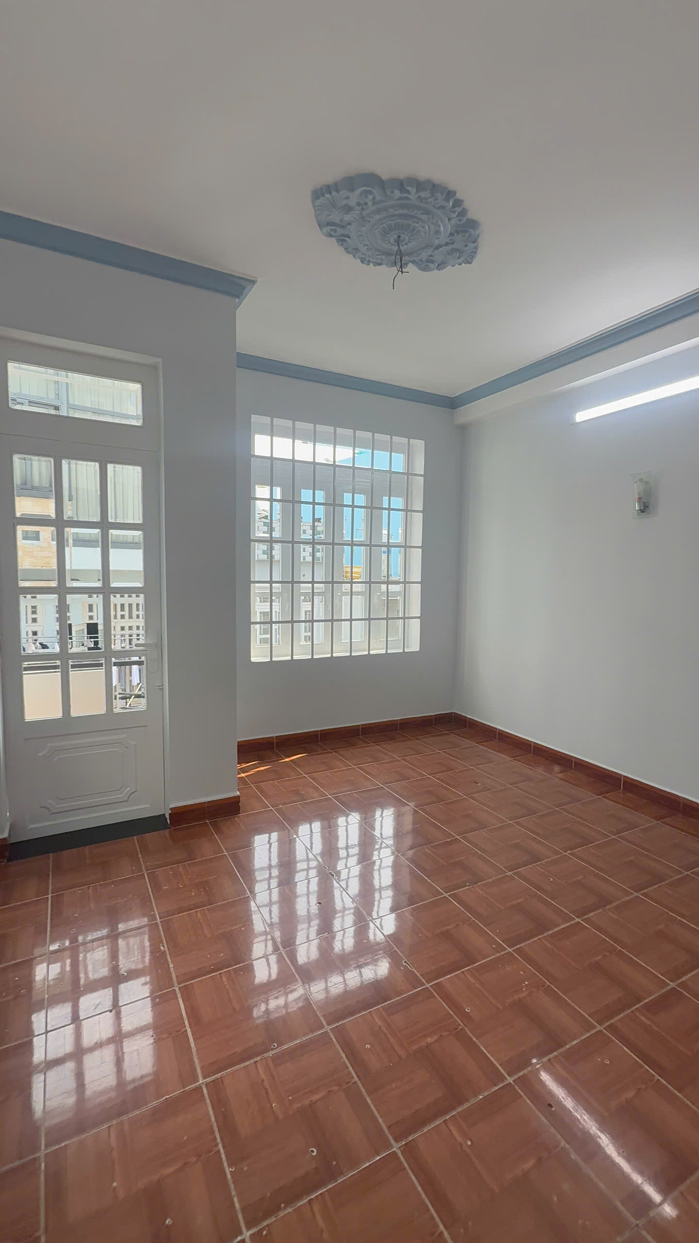 Bán nhà có 8 phòng cho thuê Đường Dương Văn Dương ( 4x12m) 1 lửng, 3 lầu. Giá 5,95 tỷ