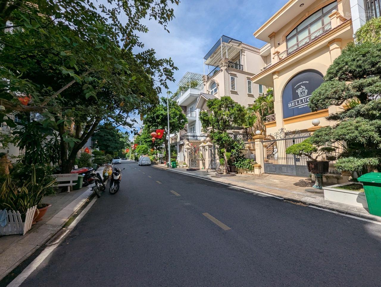 Giá ĐẦU TƯ: Mặt tiền Ích Thiện - Tân Phú - 8mx18m - 3 tầng - Giá 18 tỷ.