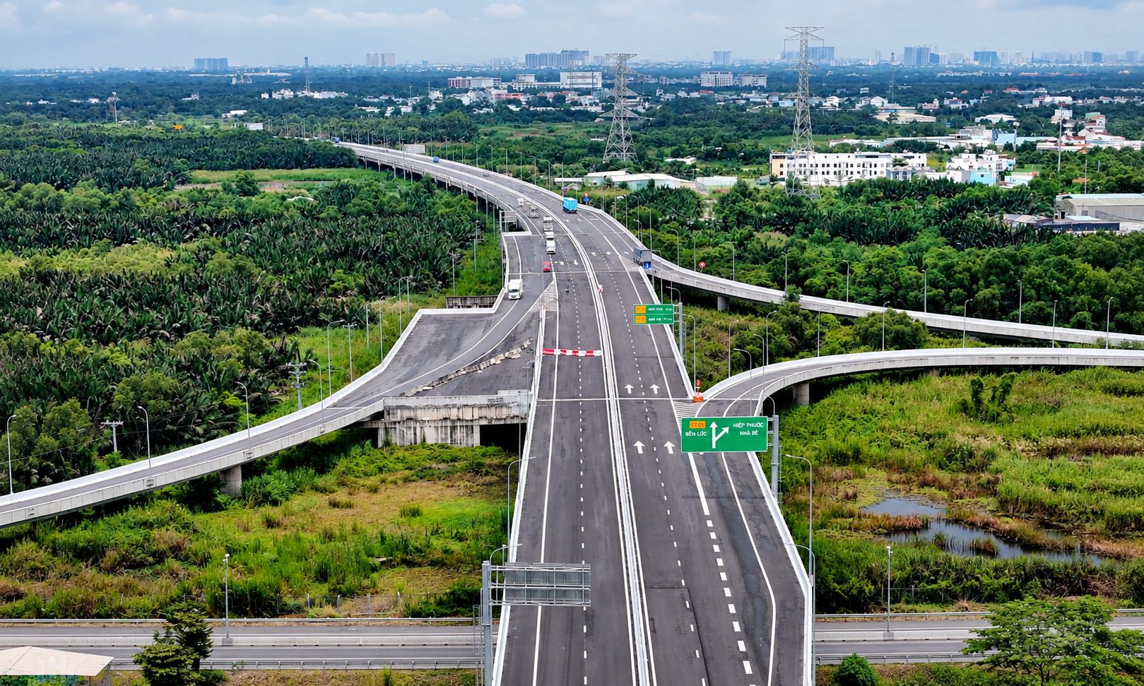 Cao tốc Bến Lức - Long Thành chính thức thông xe toàn tuyến